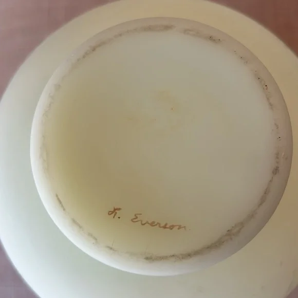 Vintage Fenton Ruffled Hand painted  Vase - Picture 3 of 10